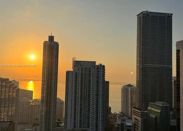 Property at 45 SW 9th St #3602, Miami, FL 33130, 1 bed, 2 baths