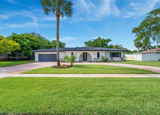 Property at 6141 SW 9th St, Plantation, FL 33317, 5 beds, 3.5 baths