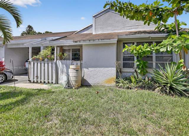 Property at 8601 Bridle Path Ct, Davie, FL 33328, 3 beds, 2 baths