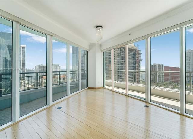 Property at 60 SW 13th St #2100, Miami, FL 33130, 2 beds, 2.5 baths