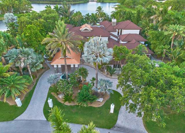 Property at 2941 Paddock Ln, Weston, FL 33331, 7 beds, 8.5 baths