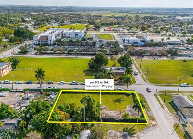 Property at 306 NE 1st Rd, Homestead, FL 33030