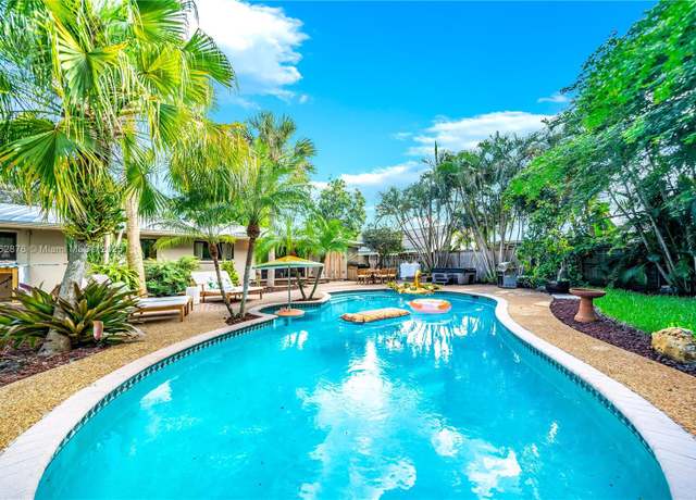 Property at 1715 NE 36th St, Oakland Park, FL 33334, 3 beds, 2 baths