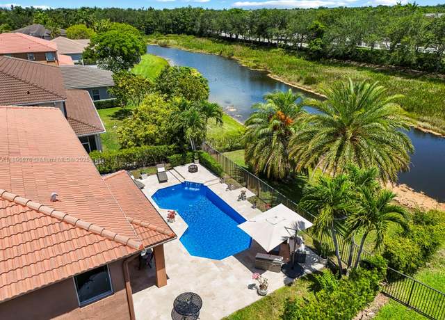 Property at 19165 N Gardenia Ave, Weston, FL 33332, 5 beds, 5 baths