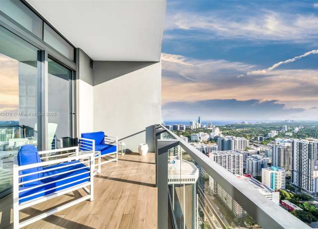 Property at 88 SW 7th St #4004, Miami, FL 33130, 2 beds, 2 baths