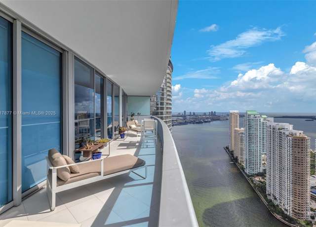 Property at 200 Biscayne Boulevard Way #4804, Miami, FL 33131, 2 beds, 2.5 baths