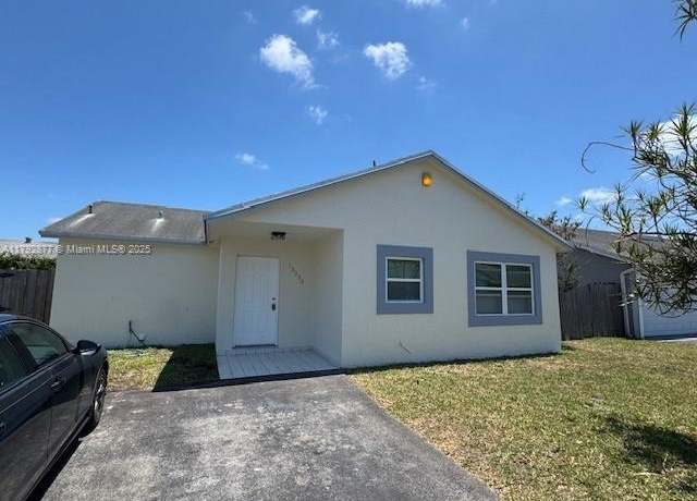 Property at 13333 SW 112th Pl, Miami, FL 33176, 2 beds, 2 baths