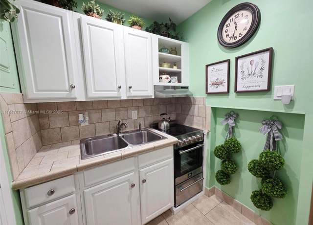 Property at 6260 NE 18th Ave #823, Fort Lauderdale, FL 33334, 1 bed, 1.5 baths
