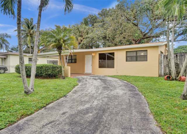 Property at 2401 N 62nd Ave, Hollywood, FL 33024, 3 beds, 1 bath