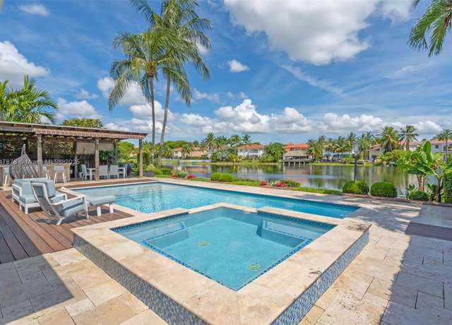 Property at 11335 NW 66th St, Doral, FL 33178, 4 beds, 3 baths