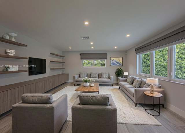 Property at 20405 NE 22nd Pl, Miami, FL 33180, 5 beds, 4 baths