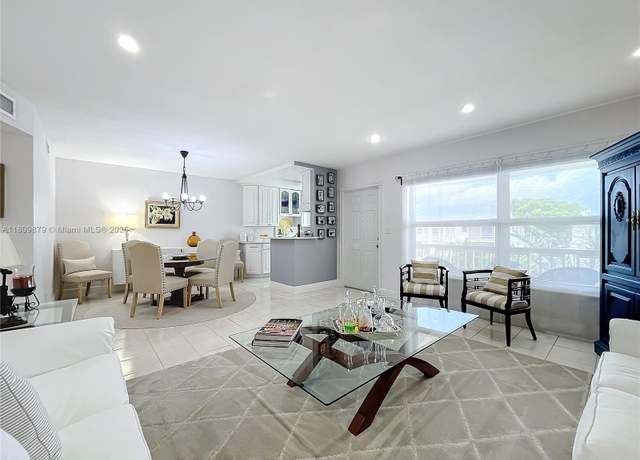 Property at 708 SE 7th Ave #14, Pompano Beach, FL 33060, 2 beds, 1 bath