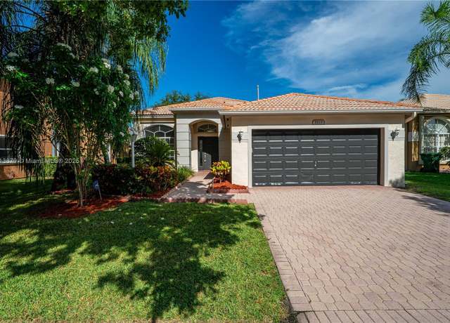 Property at 1123 NW 131st Ave, Pembroke Pines, FL 33028, 3 beds, 2.5 baths