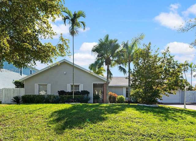 Property at 15042 SW 149th St, Miami, FL 33196, 4 beds, 3.5 baths