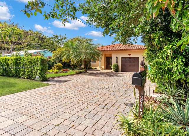 Property at 2515 NE 183rd St, North Miami Beach, FL 33160, 3 beds, 2 baths