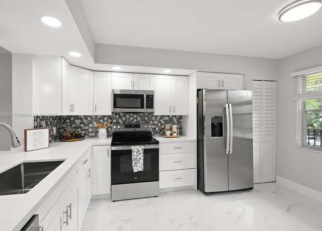 Property at 12500 SW 6th St Unit 206N, Pembroke Pines, FL 33027, 2 beds, 2 baths