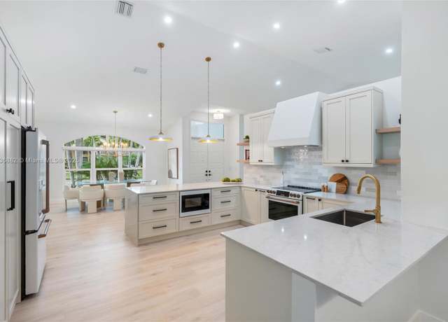 Property at 640 SW 101 Ave, Plantation, FL 33324, 4 beds, 3 baths
