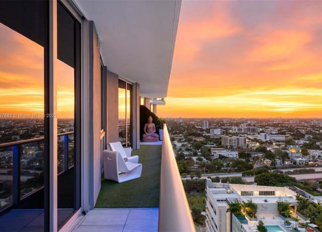 Property at 1010 SW 2nd Ave Unit LPH04, Miami, FL 33130, 3 beds, 3.5 baths