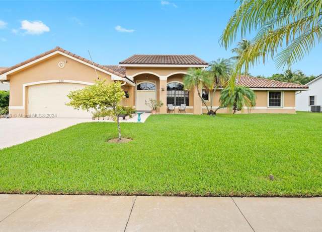 Property at 450 NW 195th Ave, Pembroke Pines, FL 33029, 4 beds, 2.5 baths