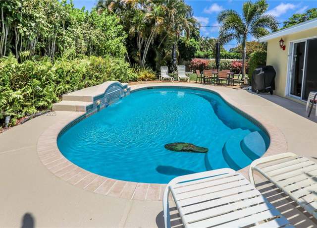 Property at 2109 NW 2nd Ave, Wilton Manors, FL 33311, 4 beds, 2 baths