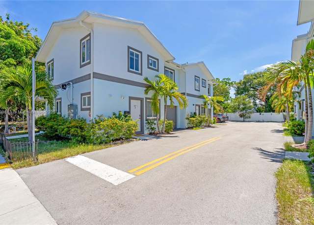 Property at 507 NW 8th Ave #1, Fort Lauderdale, FL 33311, 3 beds, 2.5 baths