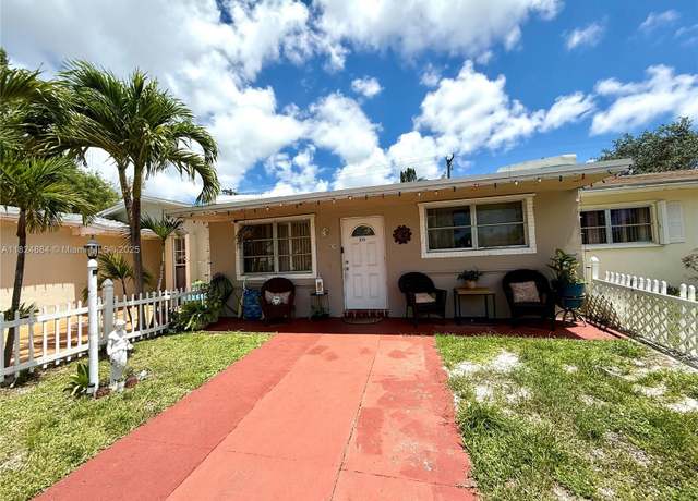 Property at 820 N Golf Dr, Hollywood, FL 33021, 2 beds, 2 baths