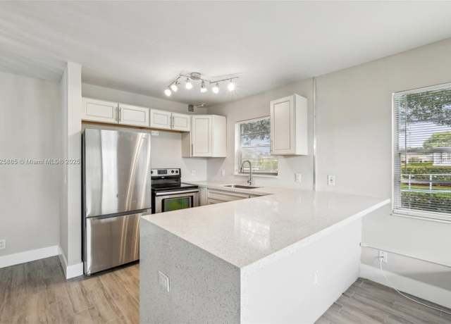 Property at 77 Westbury D #77, Deerfield Beach, FL 33442, 1 bed, 1.5 baths