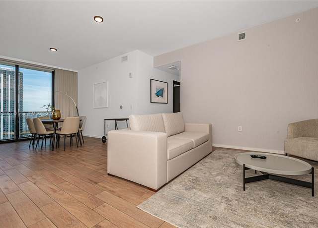 Property at 398 NE 5th St #2001, Miami, FL 33132, 3 beds, 3 baths