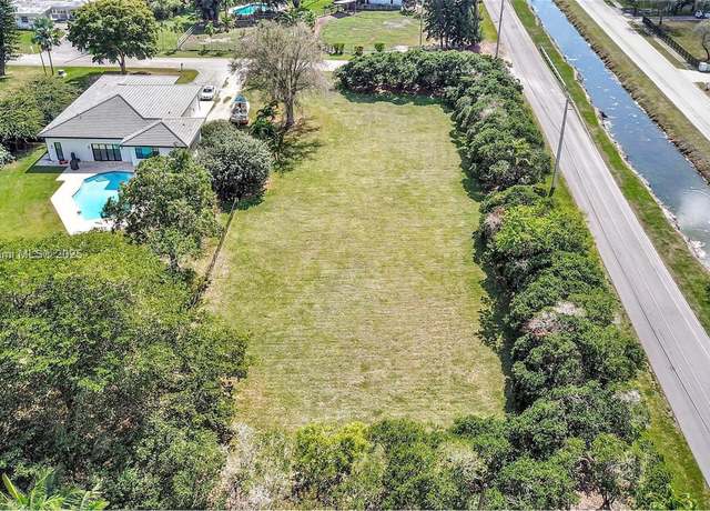 Property at 28 SW Street, Davie, FL 33330