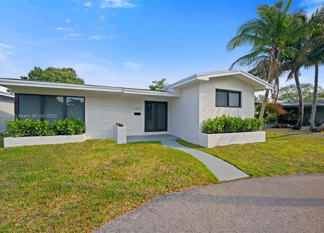 Property at 1321 NE 173rd St, North Miami Beach, FL 33162, 3 beds, 2 baths