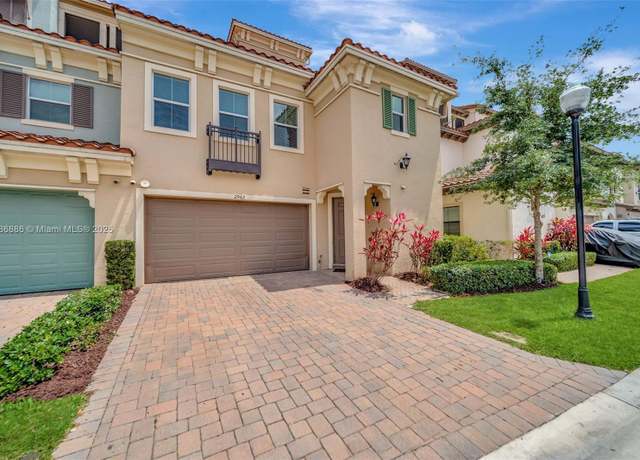 Property at 2962 NW 124th Way, Sunrise, FL 33323, 4 beds, 4.5 baths