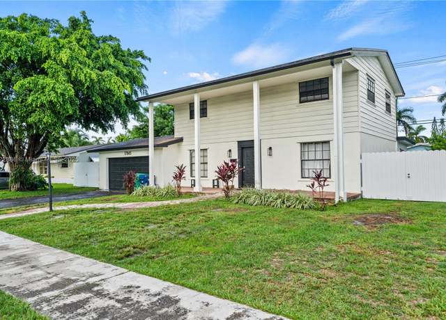 Property at 17845 SW 112th Ct, Miami, FL 33157, 5 beds, 3 baths