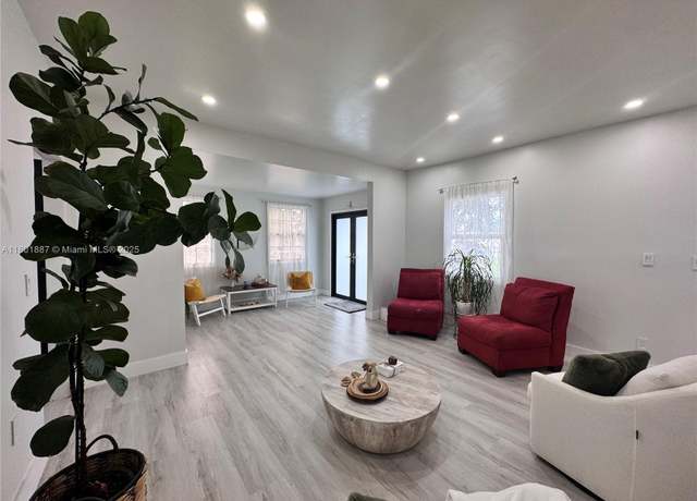 Property at 6159 SW 22nd St, Miami, FL 33155, 3 beds, 3.5 baths