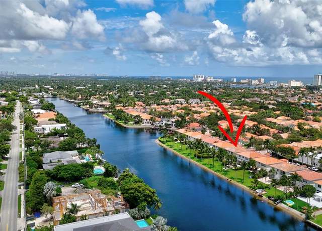 Property at 1560 Shoreline Way, Hollywood, FL 33019, 5 beds, 4 baths
