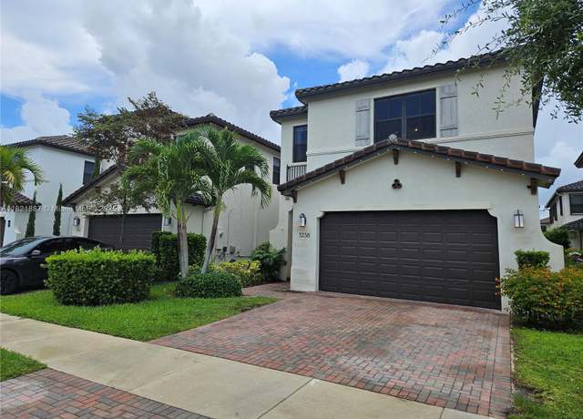 Property at 3238 W 96th Pl, Hialeah, FL 33018, 3 beds, 2.5 baths