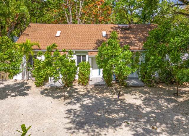 Property at 3586 Main Hwy, Coconut Grove, FL 33133, 9 beds, 12 baths