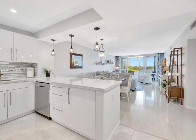 Property at 3091 N Course Dr #305, Pompano Beach, FL 33069, 2 beds, 2 baths