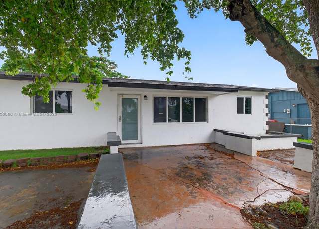 Property at 11504 SW 226th St, Miami, FL 33170, 4 beds, 2 baths