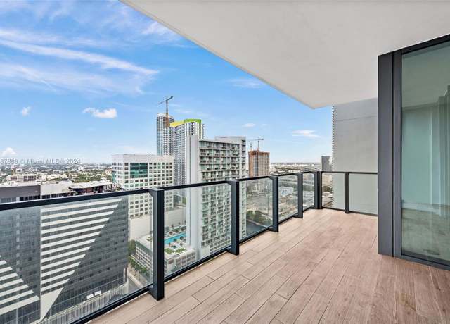 Property at 88 SW 7th St #2408, Miami, FL 33130, 1 bed, 1.5 baths
