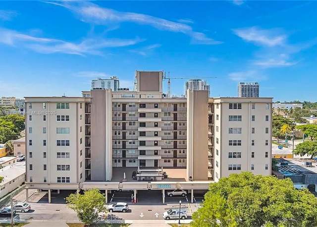 Property at 1811 Jefferson St #606, Hollywood, FL 33020, 1 bed, 1.5 baths