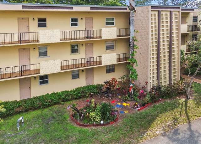 Property at 300 Berkley Rd #107, Hollywood, FL 33024, 1 bed, 1.5 baths