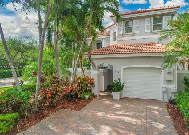 Property at 1110 Canella Ln, Hollywood, FL 33019, 3 beds, 2.5 baths