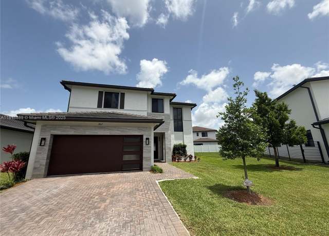 Property at 8167 NW 45th St, Doral, FL 33166, 4 beds, 3 baths