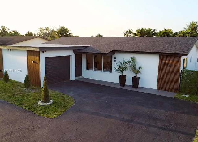 Property at 8911 NW 7th Ct, Pembroke Pines, FL 33024, 3 beds, 2 baths
