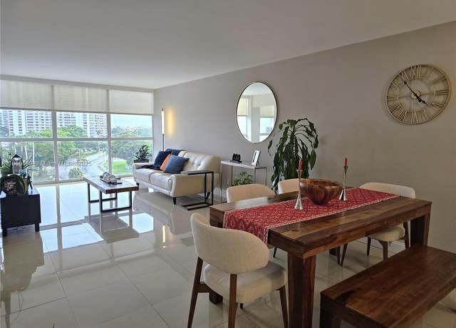 Property at 600 Parkview Dr #701, Hallandale Beach, FL 33009, 2 beds, 1.5 baths
