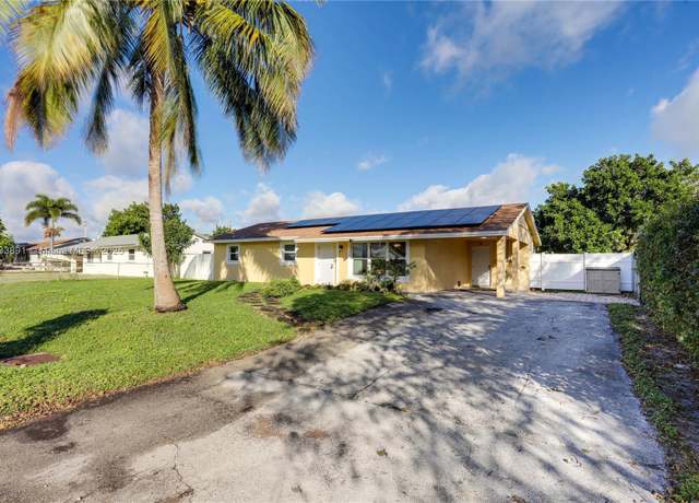 Property at 3431 Sapphire Rd, Lake Worth, FL 33462, 3 beds, 2 baths