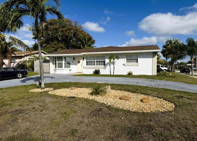 Property at 671 SW 14th St, Deerfield Beach, FL 33441, 4 beds, 2.5 baths