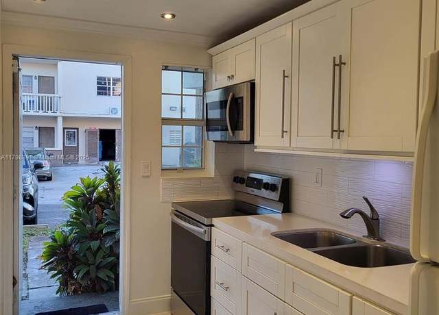 Property at 1450 NE 170th St #106, North Miami Beach, FL 33162, 2 beds, 1 bath