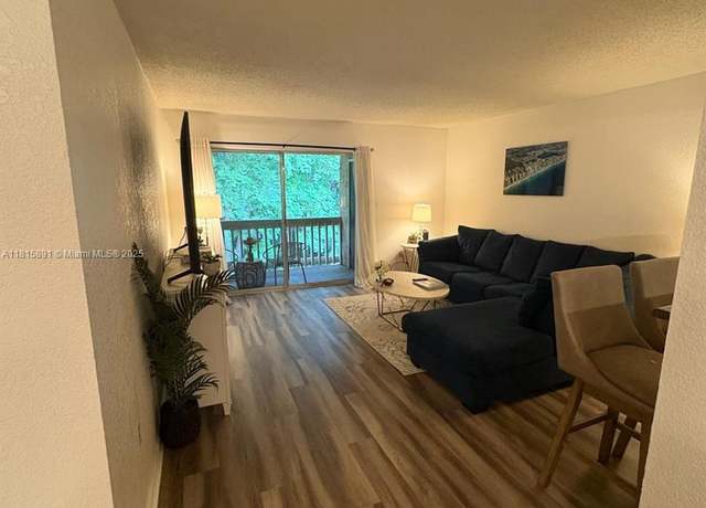 Property at 1810 NW 23rd Blvd #103, Gainesville, FL 32605, 1 bed, 1 bath