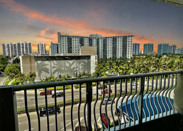 Property at 19201 Collins Ave #439, Sunny Isles Beach, FL 33160, 1 bath
